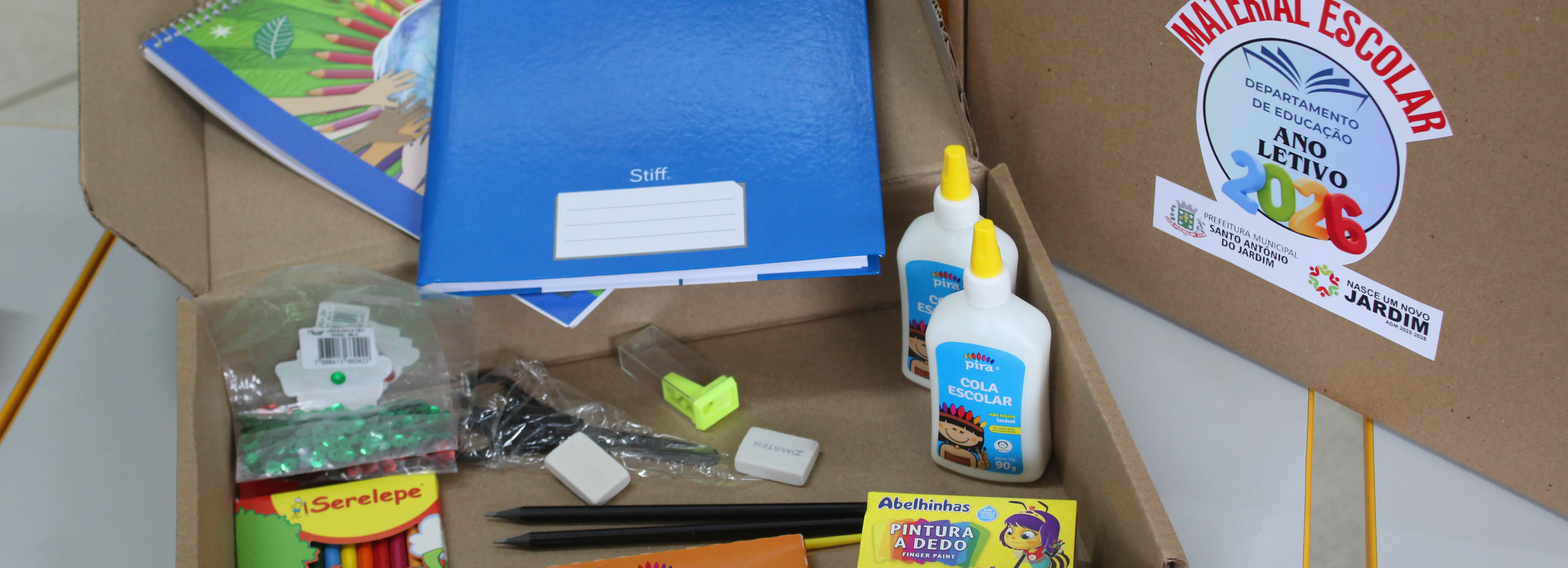 Entrega dos materiais escolares