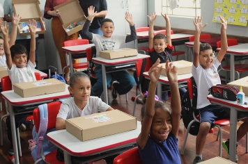 Entrega dos materiais escolares