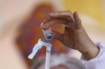 Vacinação contra COVID  da população de 43 e 44 anos 