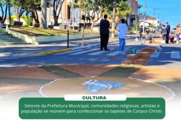 Setores da prefeitura, comunidades religiosas, artistas e população se reúnem para a confecção do tapete de Corpus Christi