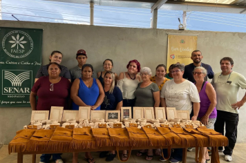  Curso de Artesanato com couro forma novos artesãos