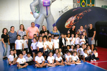 Viagem Espacial em Santo Antônio do Jardim: Planetário Urânea Encanta Alunos!