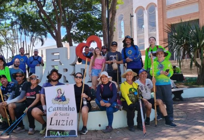 Momento de fé e União: Nossa cidade recebe dezenas de peregrinos percorrentes do Caminho de Santa Luzia!