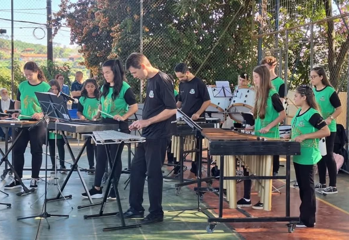 Fanfarra Municipal Encanta e Celebra Aniversário da Escola Jaguari!