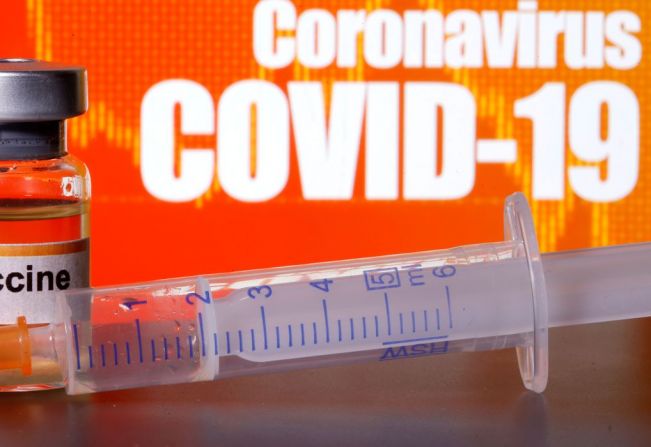 Recebemos hoje nova grade de vacinas de 30 doses destinadas à vacinação de PROFISSIONAIS DE SAÚDE QUE ATUAM ESPECIFICAMENTE EM SERVIÇOS DE SAÚDE.