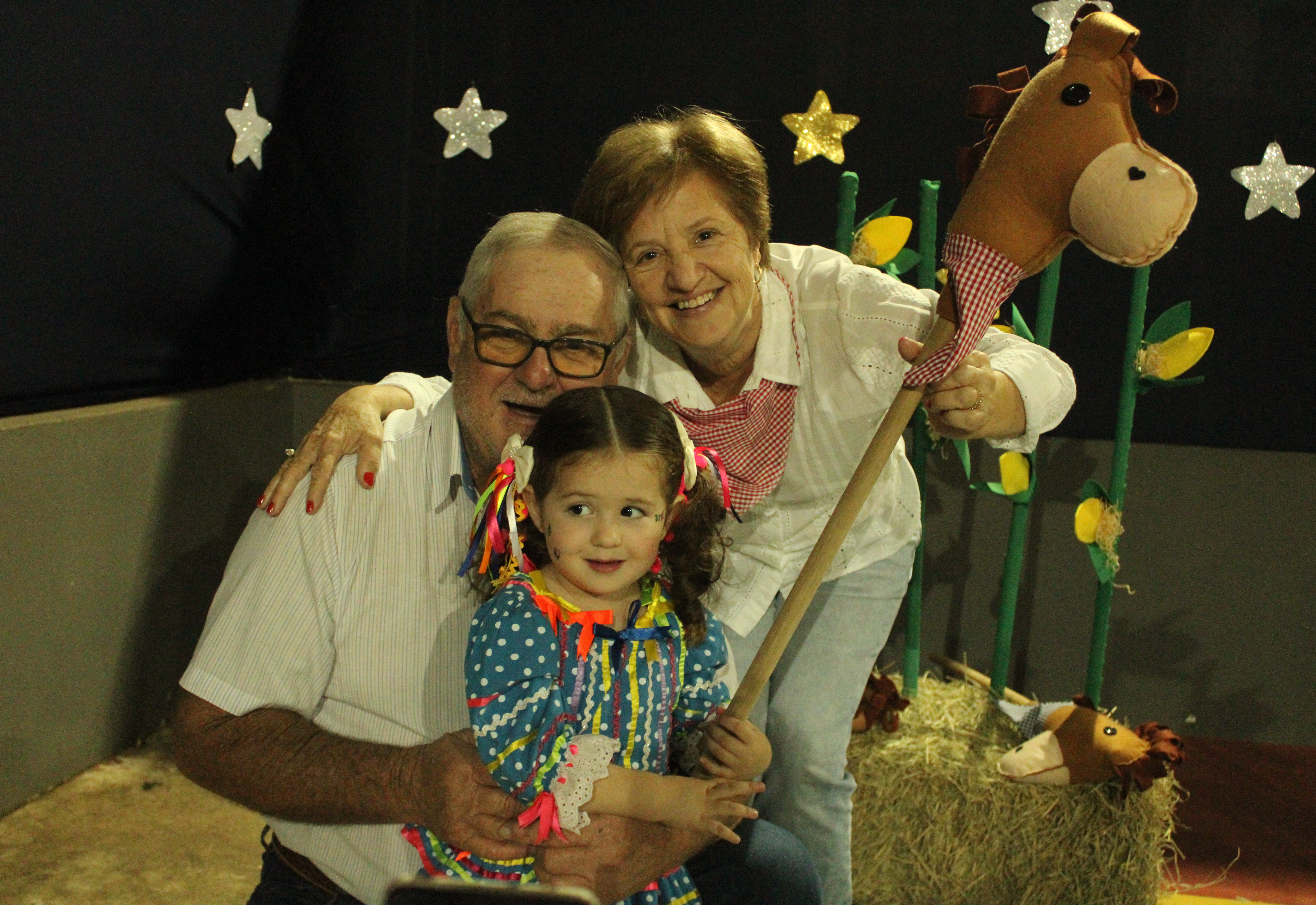 EMEB Léocadia Celebra Festa Junina com Muita Fofura no Maternal!